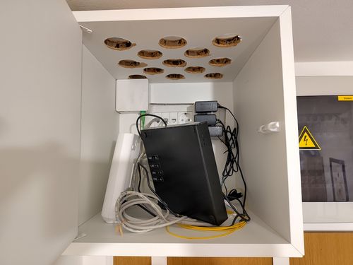 My APU2 board in its cabinet, don't mind the messy cables